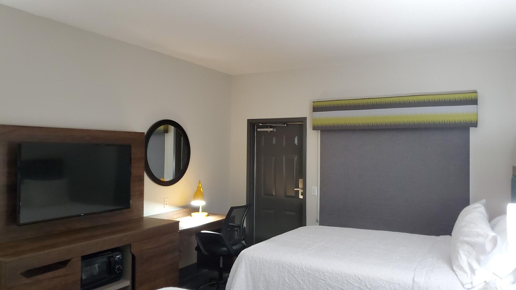 Hampton & Vegas-henderson 3*